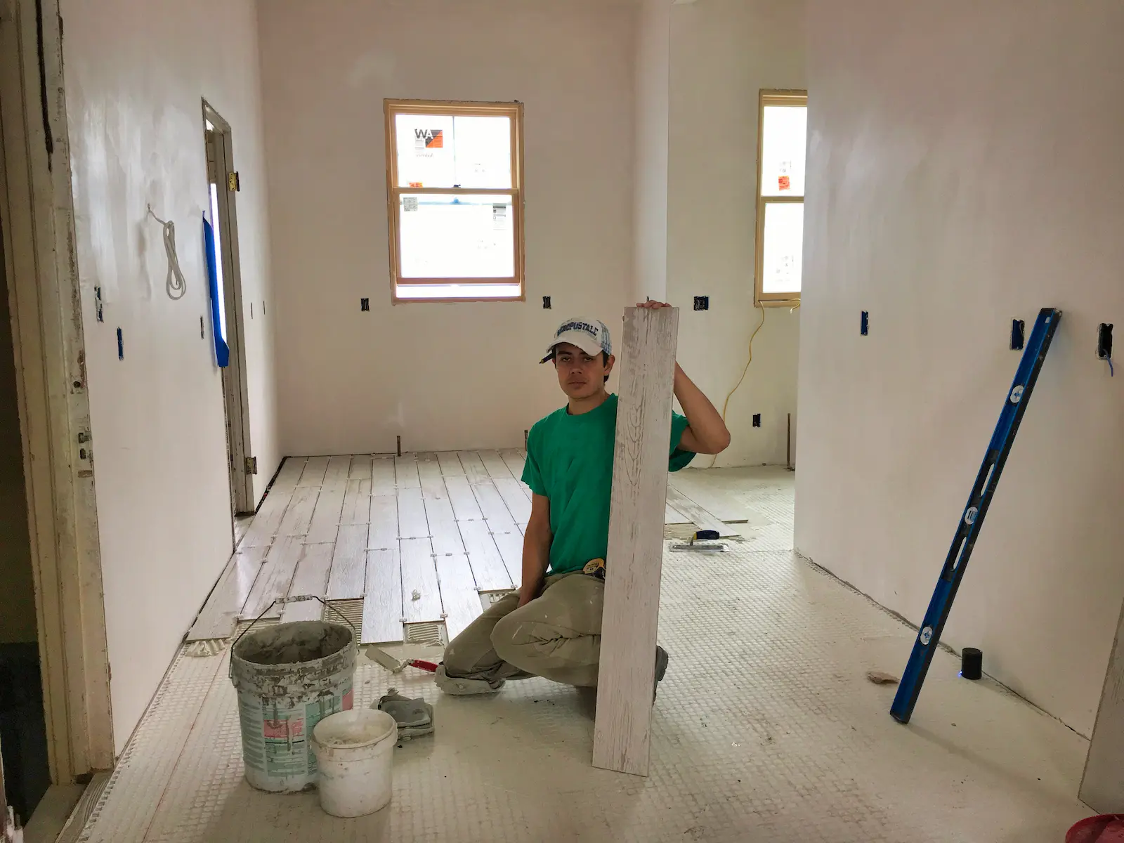 Floor tile installation over uncoupling membrane — substrate preparation by Davie Mac Tile